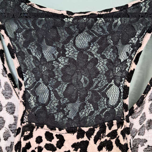 Tank - Picture 4 of 4